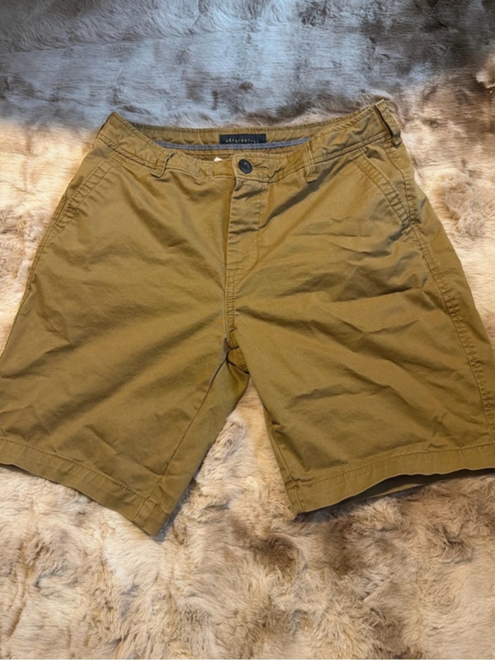 Aeropostale Men's Flat-Front Shorts in Olive/Tan